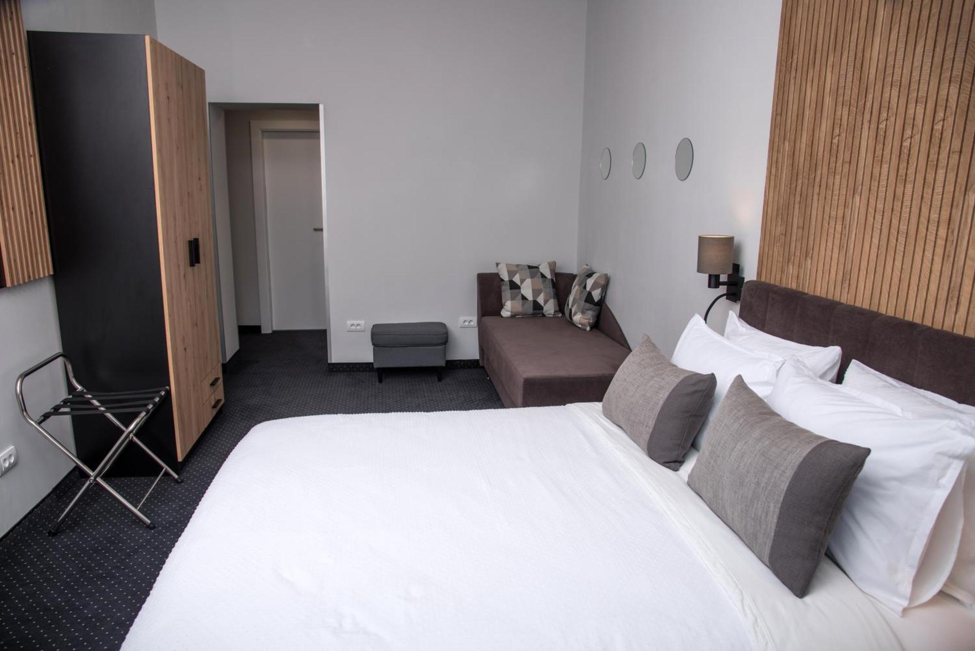 Republic Square Luxury Suites Belgrade Exterior photo